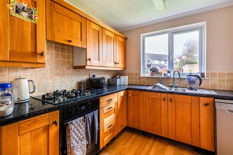 1 Fernworthy Close, Copplestone, Crediton, EX17 5LZ