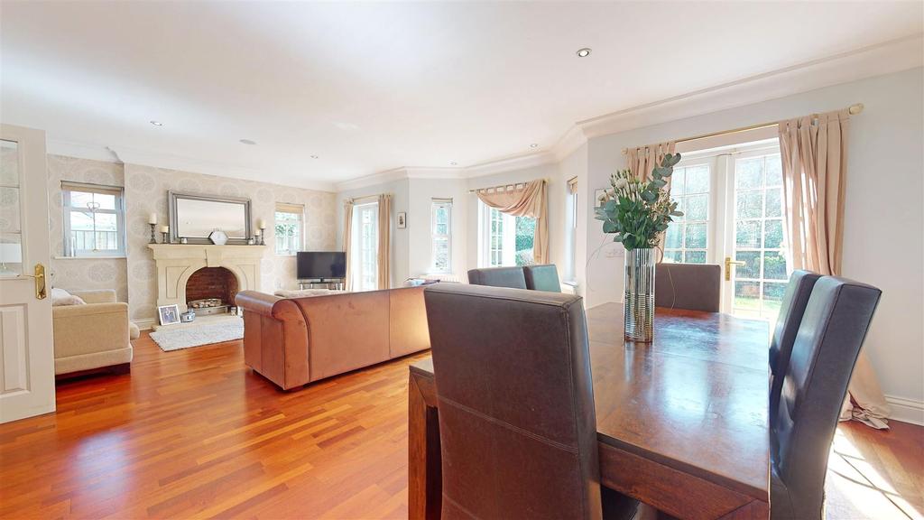 Petworth Close, Great Notley, Braintree 4 bed detached house £900,000