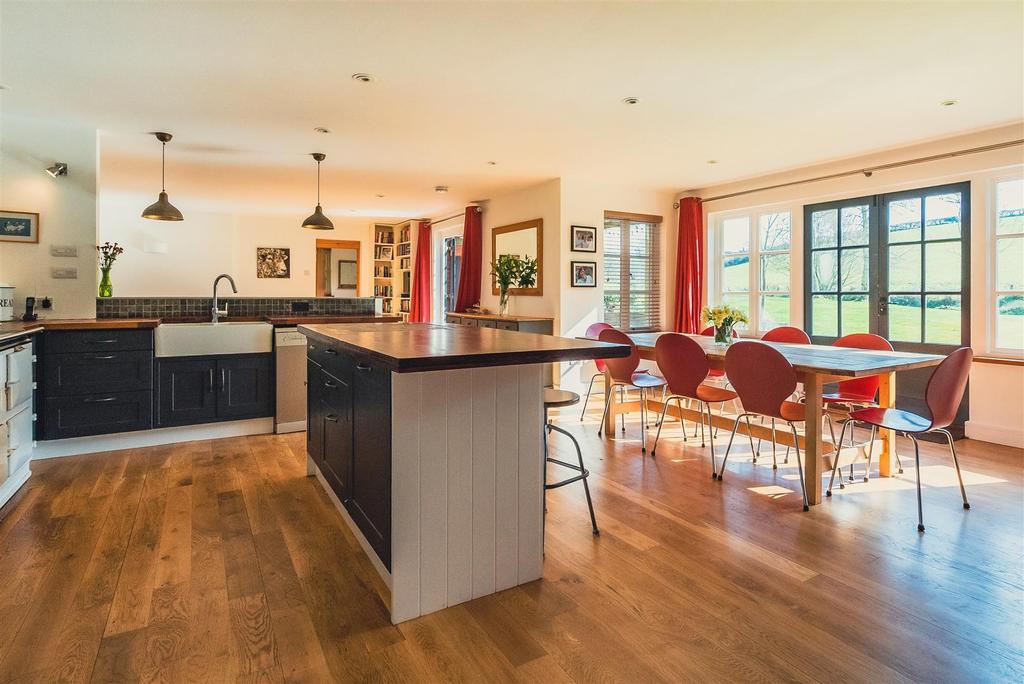 27, Hookway, Crediton 4 bed detached house £895,000