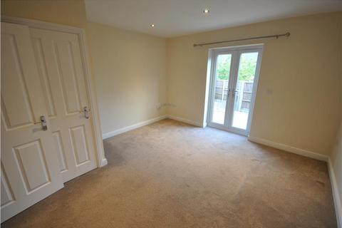 2 bedroom semi-detached house to rent, Princess Road, Hinckley, Leicestershire, LE10 1EB