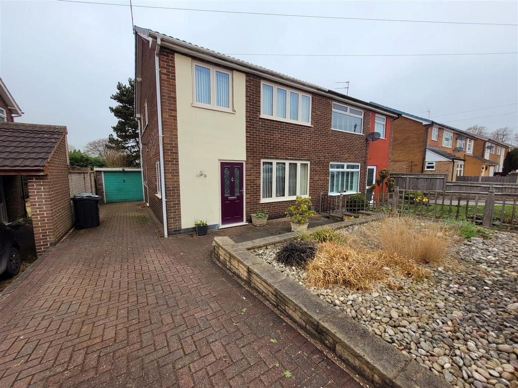 Mundys Drive, Heanor 3 bed semidetached house £169,950