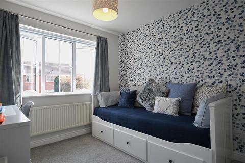 18 Holly Drive, Ryton On Dunsmore, Coventry, CV8 3QA
