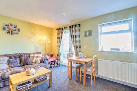 47 Greystone Crescent, Bradford, BD10 8HY