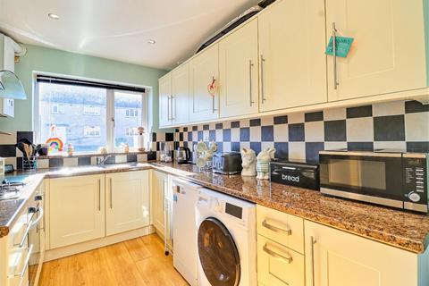 47 Greystone Crescent, Bradford, BD10 8HY
