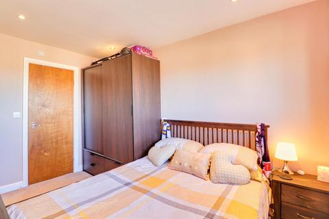 47 Greystone Crescent, Bradford, BD10 8HY
