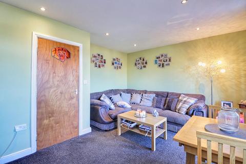 47 Greystone Crescent, Bradford, BD10 8HY