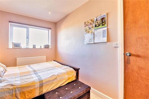 47 Greystone Crescent, Bradford, BD10 8HY