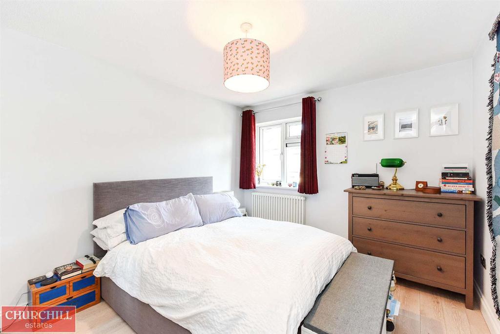 Exmouth Road, Walthamstow 2 bed flat £400,000