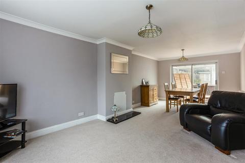 3 Kennel Close, Ascot, SL5 7NL