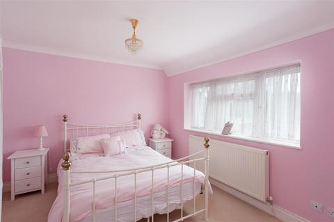 3 Kennel Close, Ascot, SL5 7NL