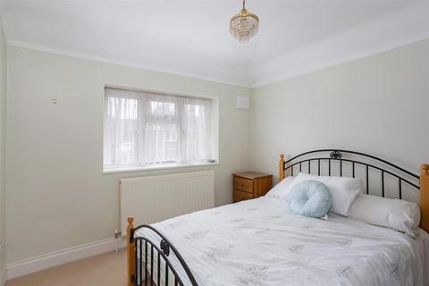 3 Kennel Close, Ascot, SL5 7NL