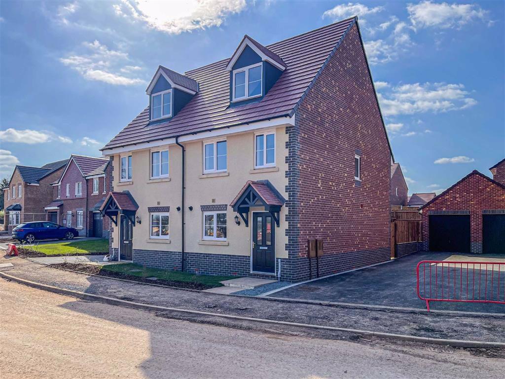 Holland Drive, Lily Hay, Shrewsbury 3 bed semidetached house £1,200