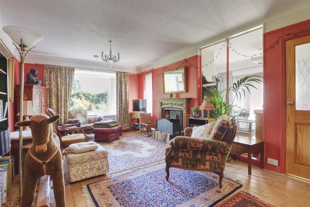 Grazebrook Close, Cooden, BexhillOnSea 3 bed detached house for sale