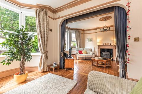 8 Elmstead Road, Bexhill-on-sea, TN40 2HP