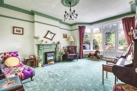 8 Elmstead Road, Bexhill-on-sea, TN40 2HP