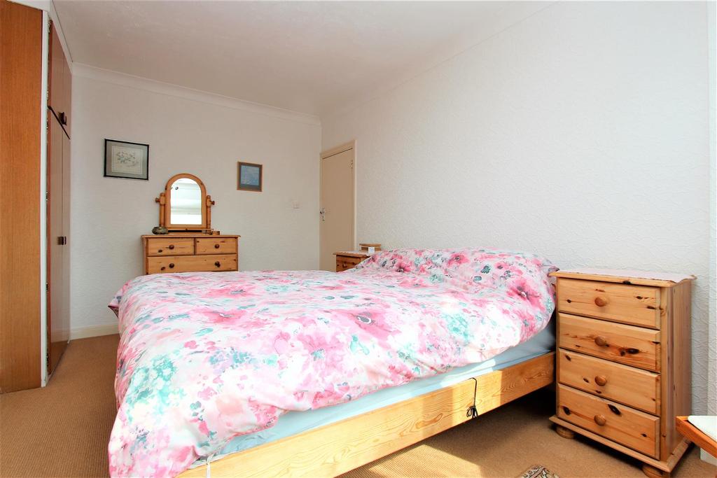 Bed 2 c.jpg