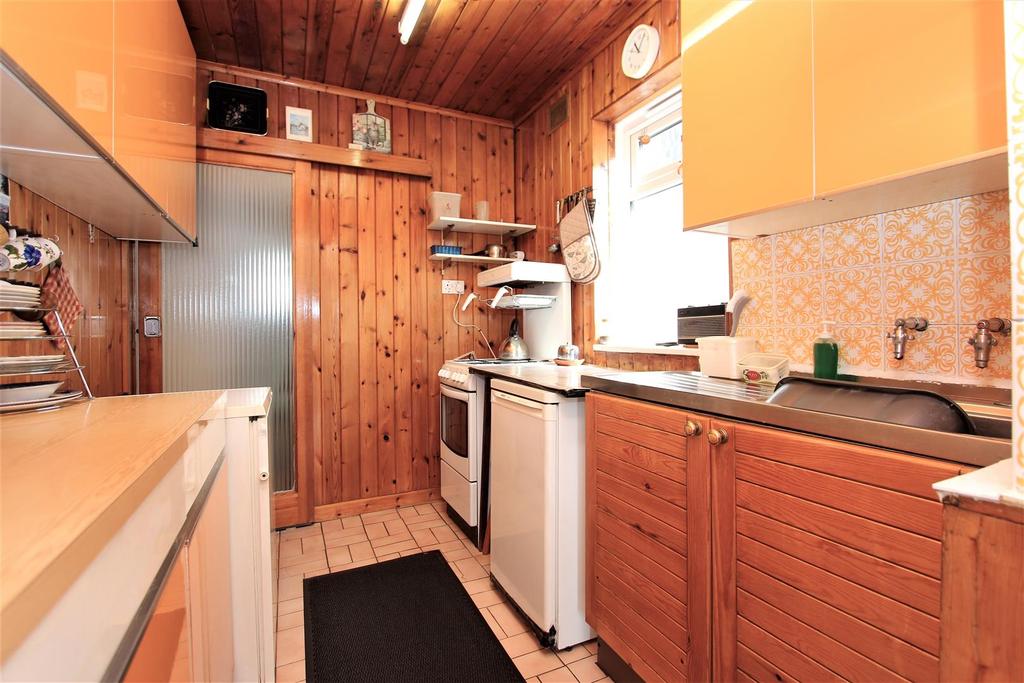 Kitchen 2.jpg