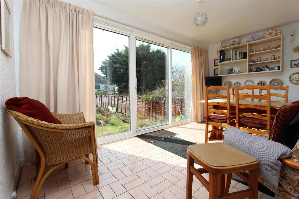 Sun room 1.jpg