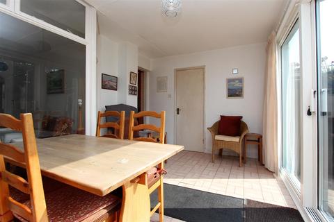 53 Leadale Avenue, London, E4 8AX