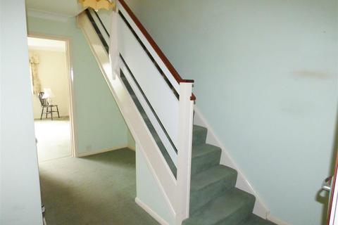 4 Aintree Close, Gravesend, DA12 5AS