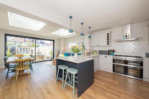 114 Elmstead Gardens, Worcester Park, KT4 7BG