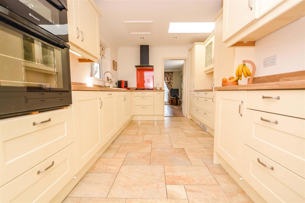 Tee Lane, Scunthorpe 4 bed detached house £380,000