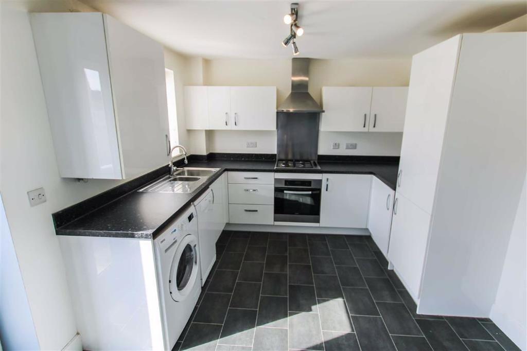 Brompton Drive, Bradford, West Yorkshire, BD10 3 bed terraced house £