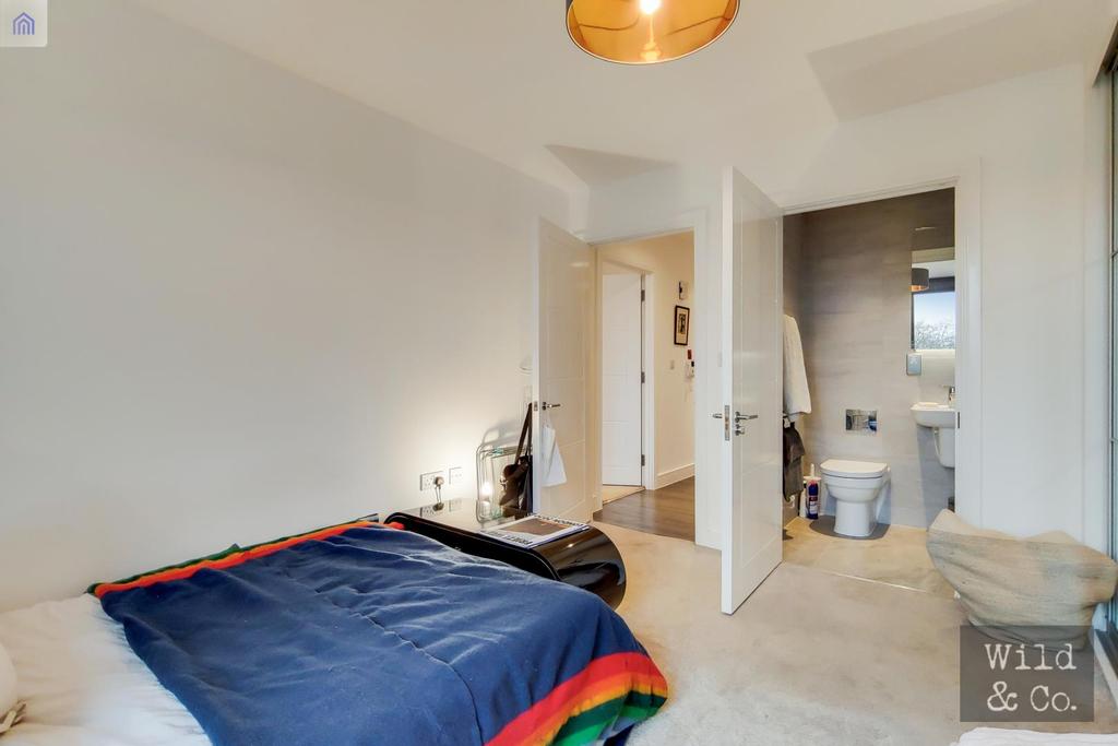 5 Main Bedroom-0.jpg