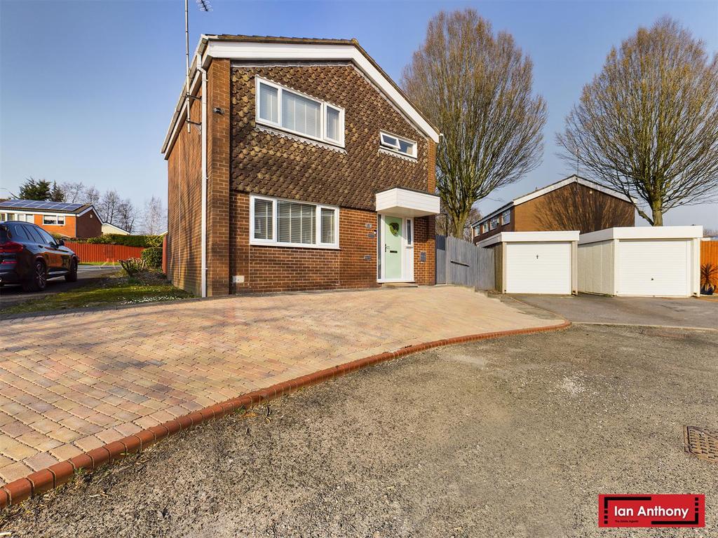 Leeswood, Ashurst, Skelmersdale 3 bed detached house £198,000