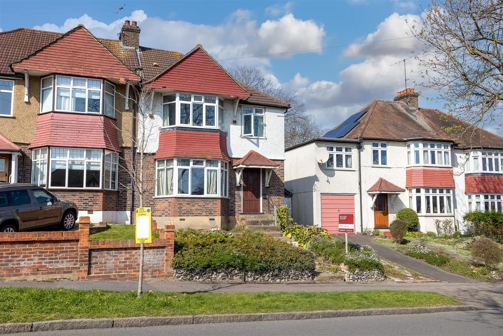 Banstead Road, Carshalton 3 bed semidetached house £750,000