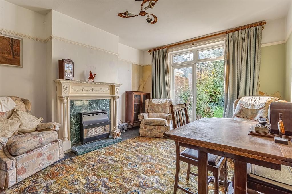 Banstead Road, Carshalton 3 bed semidetached house £750,000