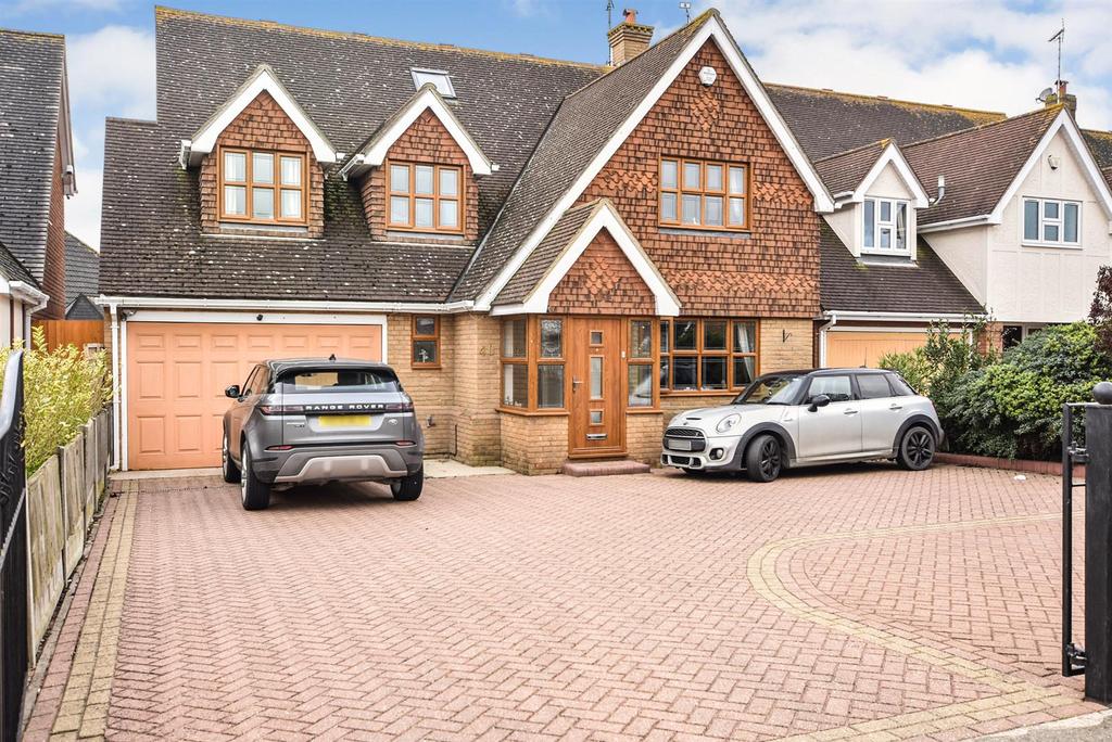 Thorney Bay Road, Canvey Island 6 bed detached house for sale £695,000