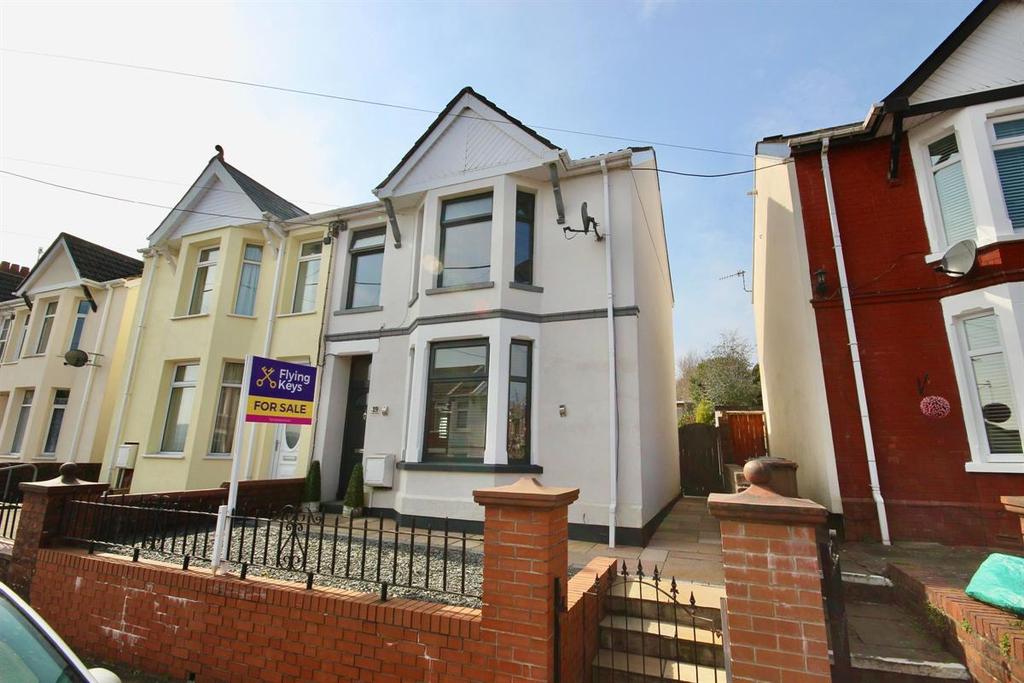 Lilian Road, Blackwood 3 bed semidetached house £249,000