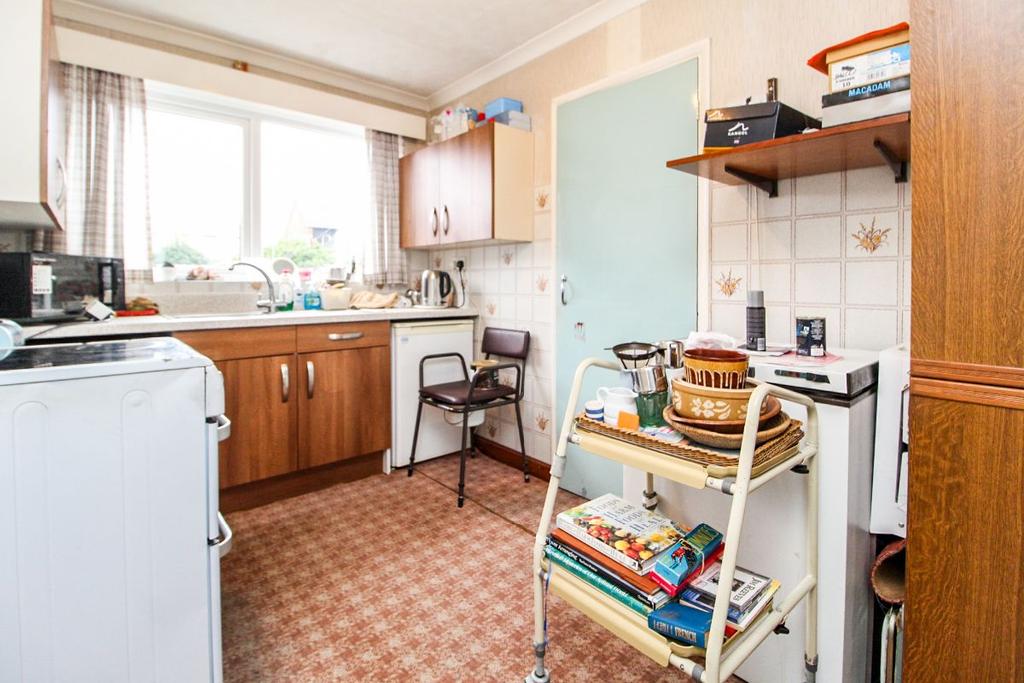 Stuart Road, Kempston, Bedford 3 bed detached house £325,000