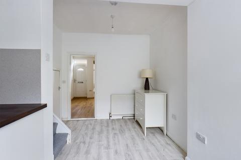 7 Grinton Avenue, Hull, HU5 3SD