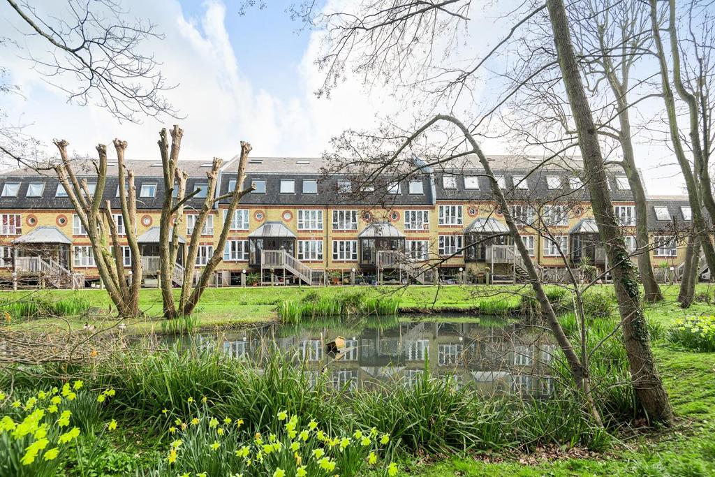 The Alders, West Wickham 3 bed flat £425,000