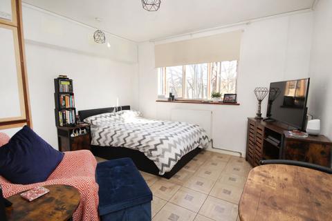 Studio for sale - Leacroft, Staines, Staines-upon-Thames, Surrey, TW18 4NX