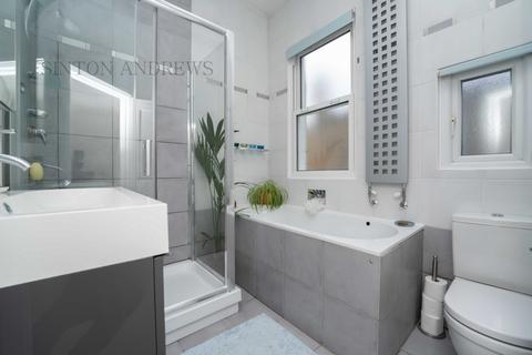 28 Bradley Gardens, London, W13 8HF