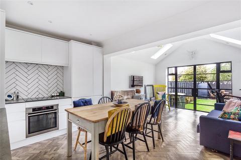 90 Lesbourne Road, Reigate, RH2 7JX