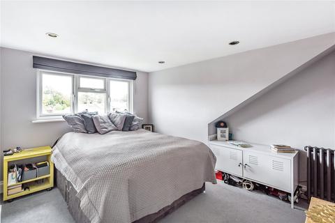 90 Lesbourne Road, Reigate, RH2 7JX