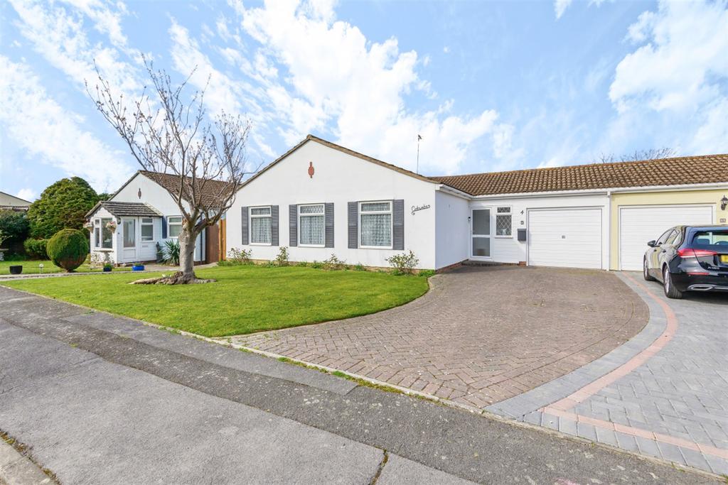 Avon Close, Felpham, Bognor Regis, PO22 3 bed bungalow £445,000