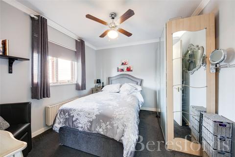 2 Watson Gardens, Harold Wood, Romford, RM3 0WZ