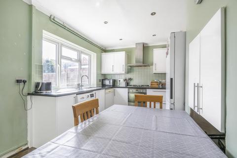 37 Winston Way, Old Woking, Woking, GU22 9HR