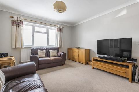 37 Winston Way, Old Woking, Woking, GU22 9HR
