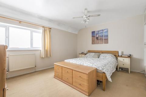 37 Winston Way, Old Woking, Woking, GU22 9HR