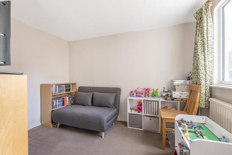 37 Winston Way, Old Woking, Woking, GU22 9HR