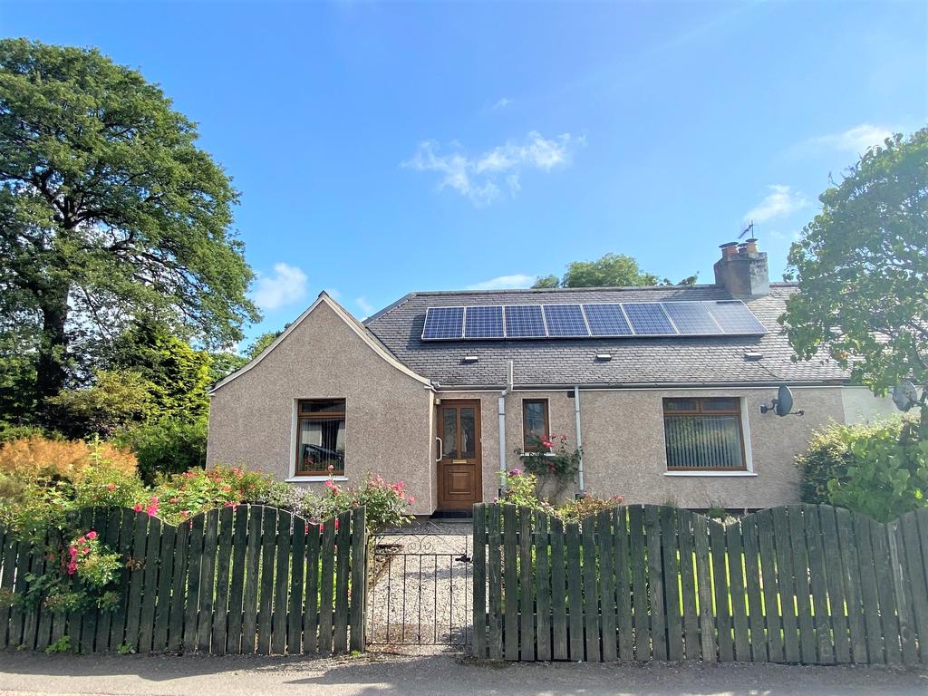 1 Beaufort Gardens, BEAULY, IV4 7EL 3 bed semidetached bungalow £185,000