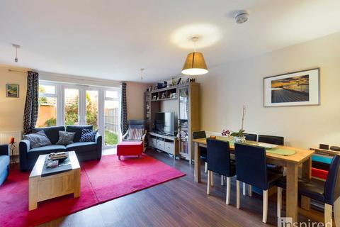 16 Brickhill Way, Calvert, Buckingham, MK18 2FS