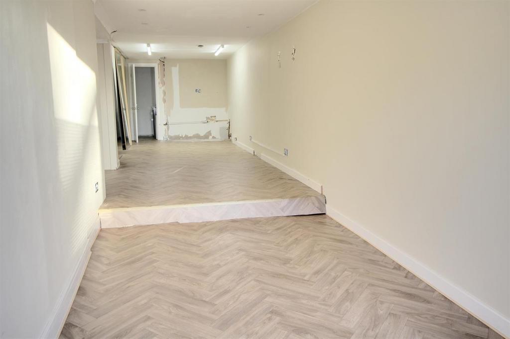 AYLSHAM ROAD, NORWICH Shop to rent £600 pcm (£138 pw)