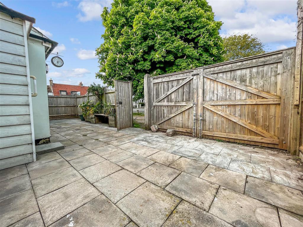 Front/Driveway
